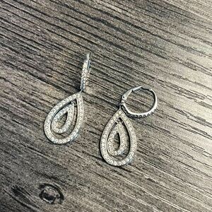 14k white gold diamond earrings